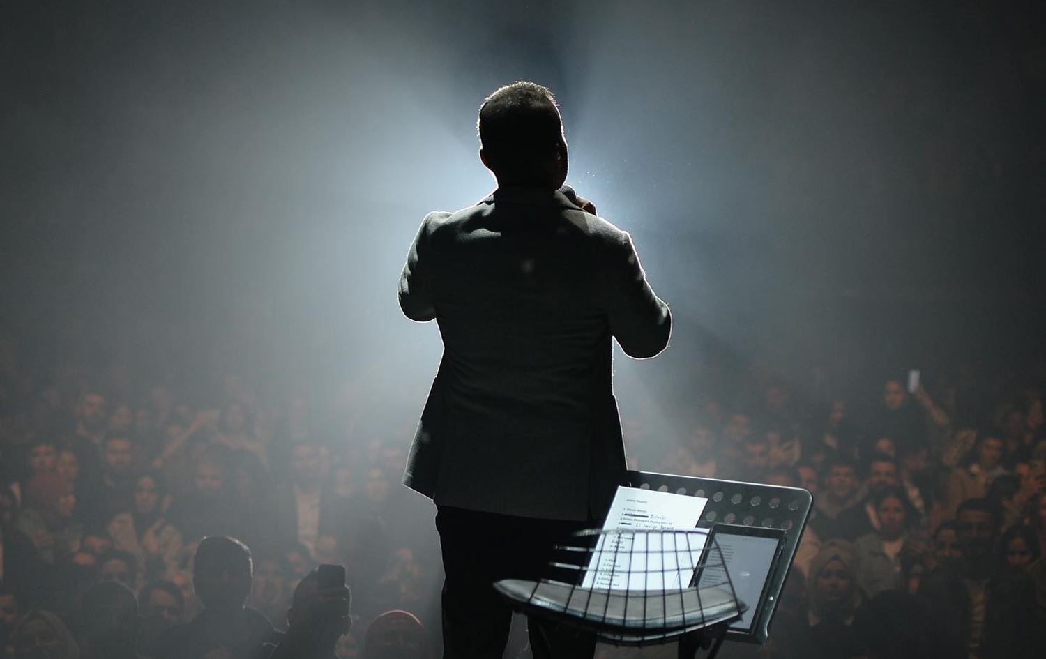 مەم ئارارات لە دوایین کۆنسێرتی لە ئیستەنبووڵ