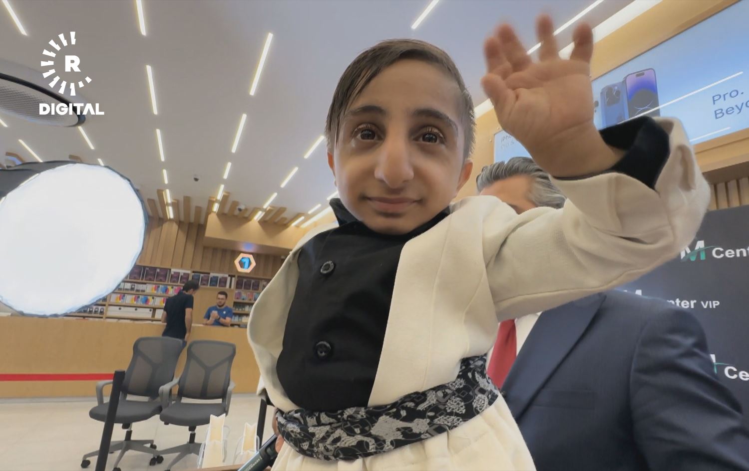 ئەفشین قادرزادە باڵاکورتترین پیاوی جیهان 