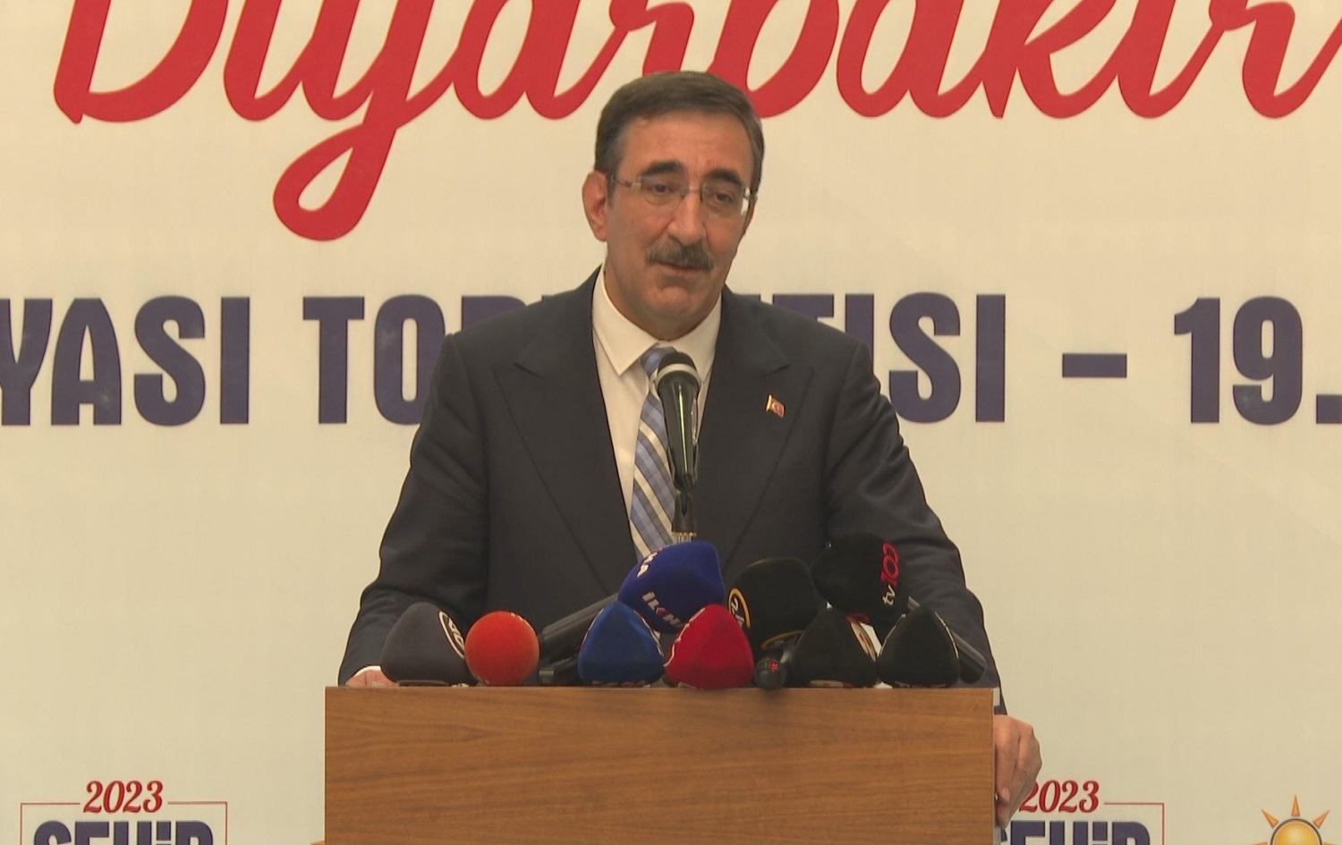 Alîkarê Serokkomarê Tirkiyeyê: Amed dê dewlemend bibe