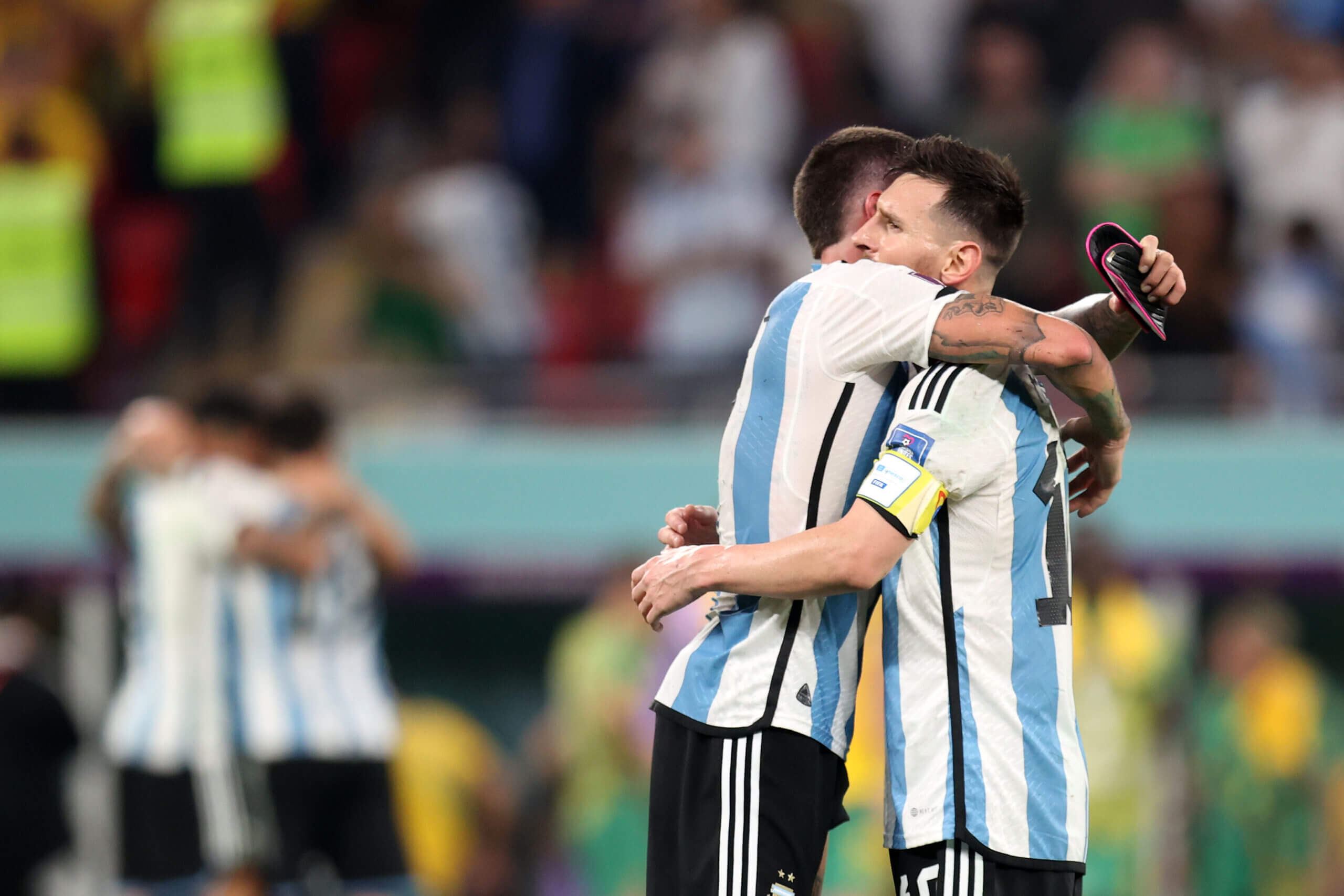 مێسی و دی پاوڵ