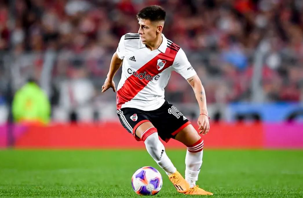 ئەرجەنتینۆس 3-2 ریڤەرپلەیت