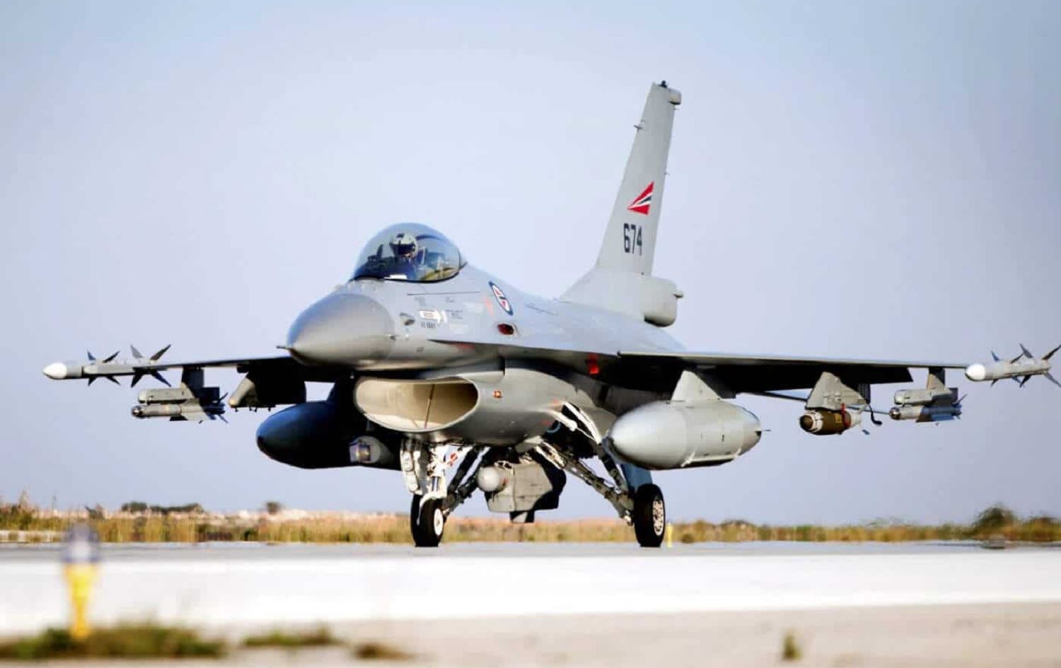 Norwecê biryar da ku ji Ukraynayê re F-16an bişîne