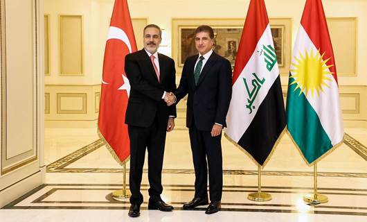 رئيس إقليم كوردستان نيجيرفان بارزاني ووزير الخارجية التركي هاكان فيدان في أربيل 