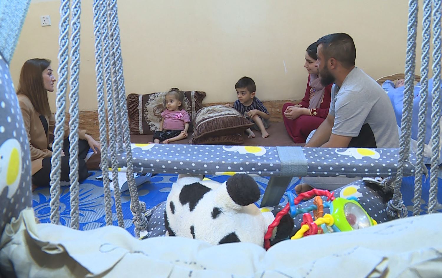 خێزانێکی پێنج کەسی، دوو منداڵیان لە سکماکەوە نەخۆشن