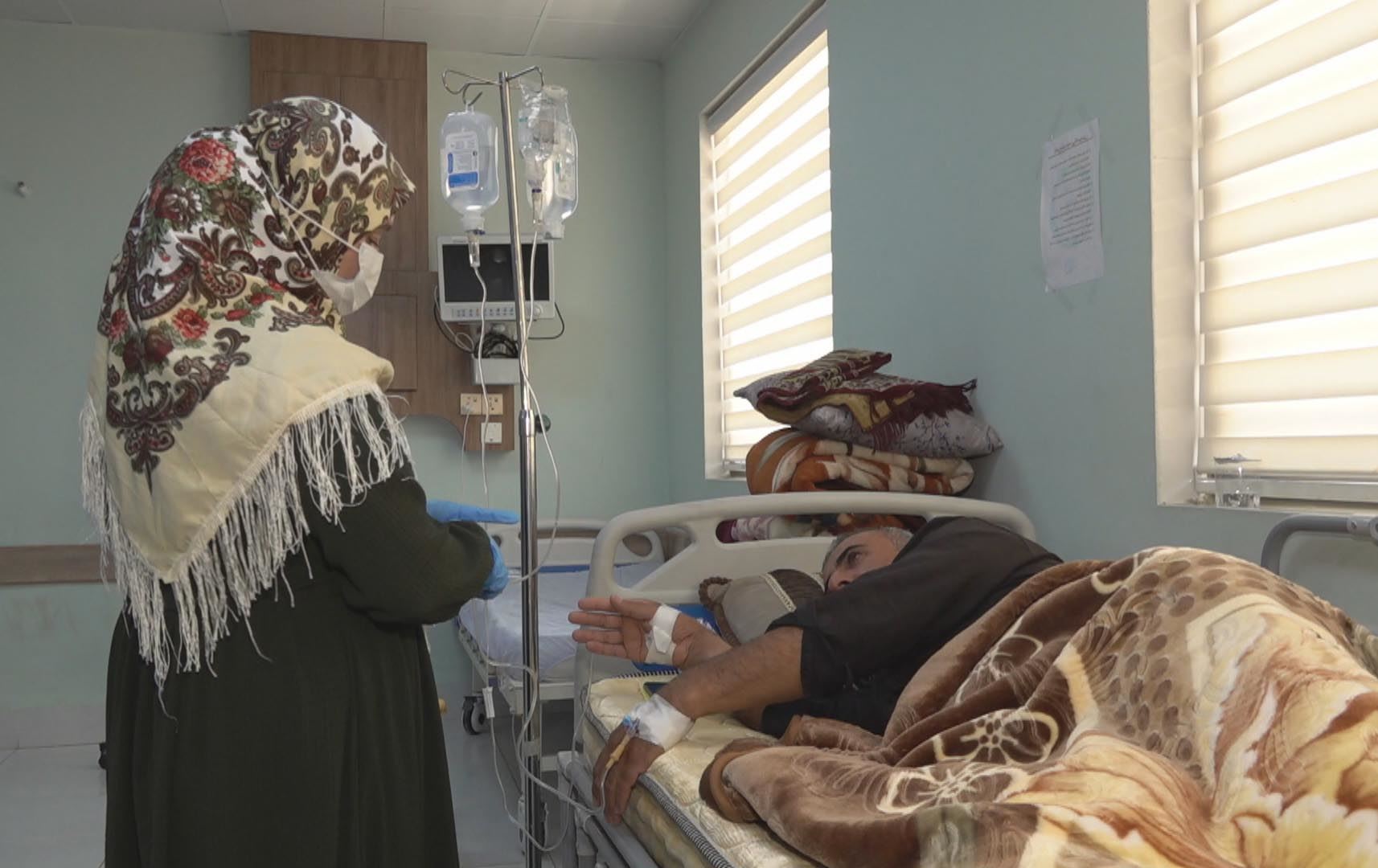 نەخۆشێک لە یەکێک لە نەخۆشخانەکانی کەلار. وێنە: رووداو