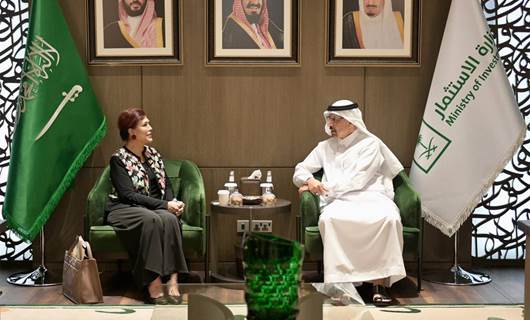 وزير الاستثمار السعودي مع سفيرة العراق لدى الرياض