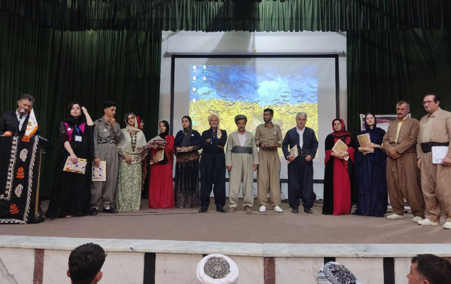 لە شنۆ 121 قوتابی بڕوانامەی زمانی کوردییان وەرگرت