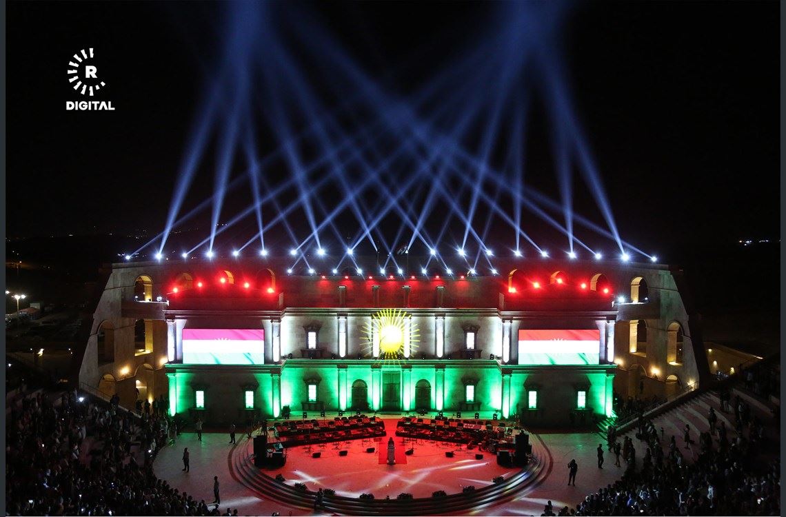 ستەیجی فێستیڤاڵی سلێمانی لە شانۆی رۆمانی. وێنە: هەژار جەوهەر