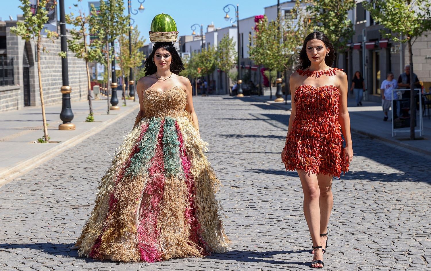 Defîleya li Amedê / Wêne: AA