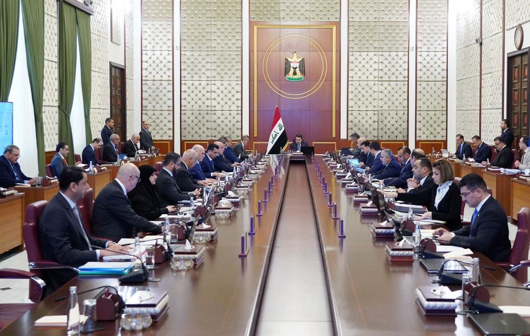 دیمەنێکی کۆبوونەوەی ئەنجوومەنی وەزیرانی عێراق کە ئەمڕۆ لەلایەن نووسینگەی رۆژنامەوانیی سەرۆکوەزیرانی عێراقەوە بڵاوکراوەتەوە 