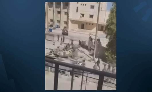دبابات الجيش السوري وسط مدينة الحسكة لقصف مقرات الدفاع الوطني 