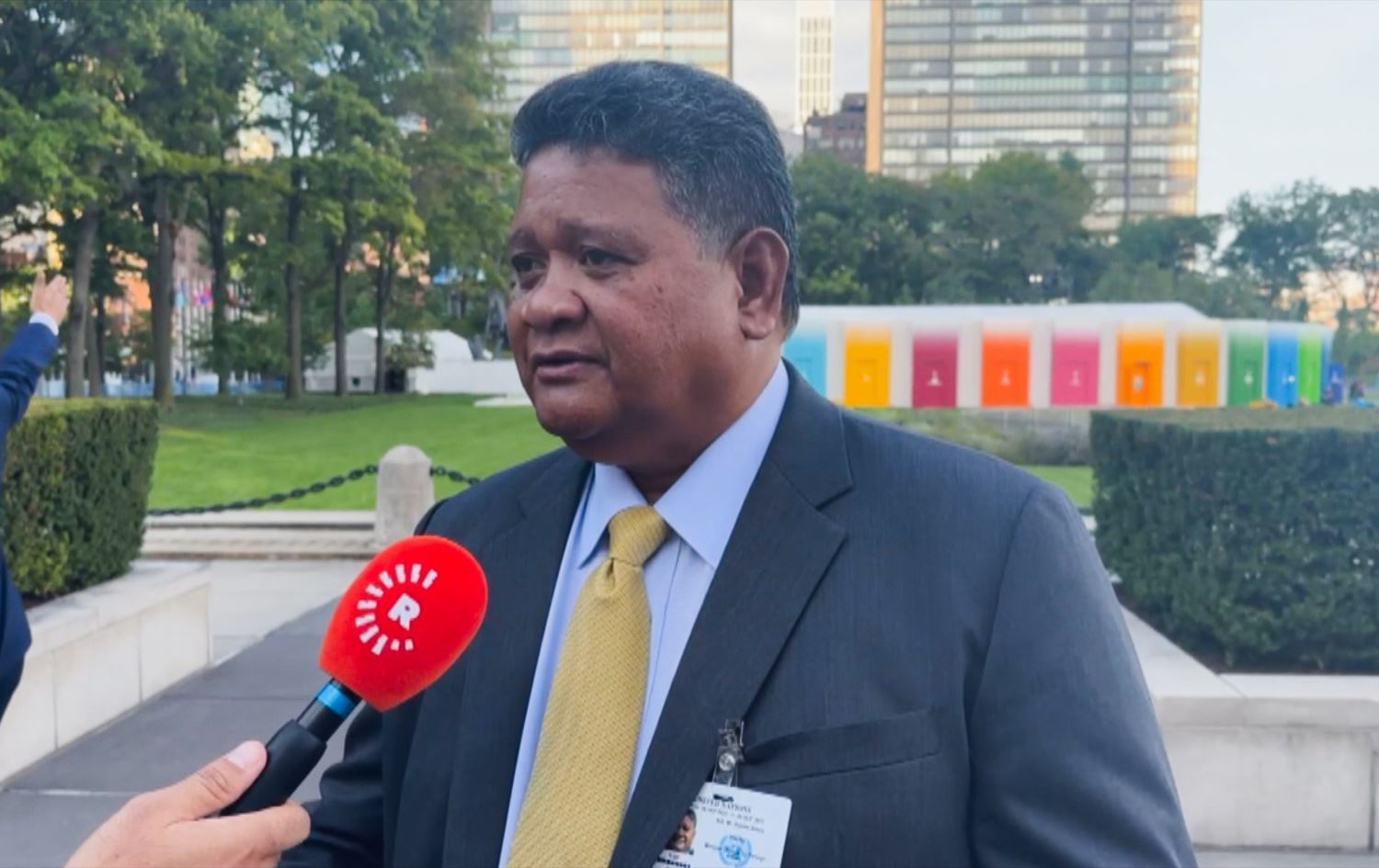 Wezîrê Karên Derve yê Palauyê Gustav N. Aitaro 