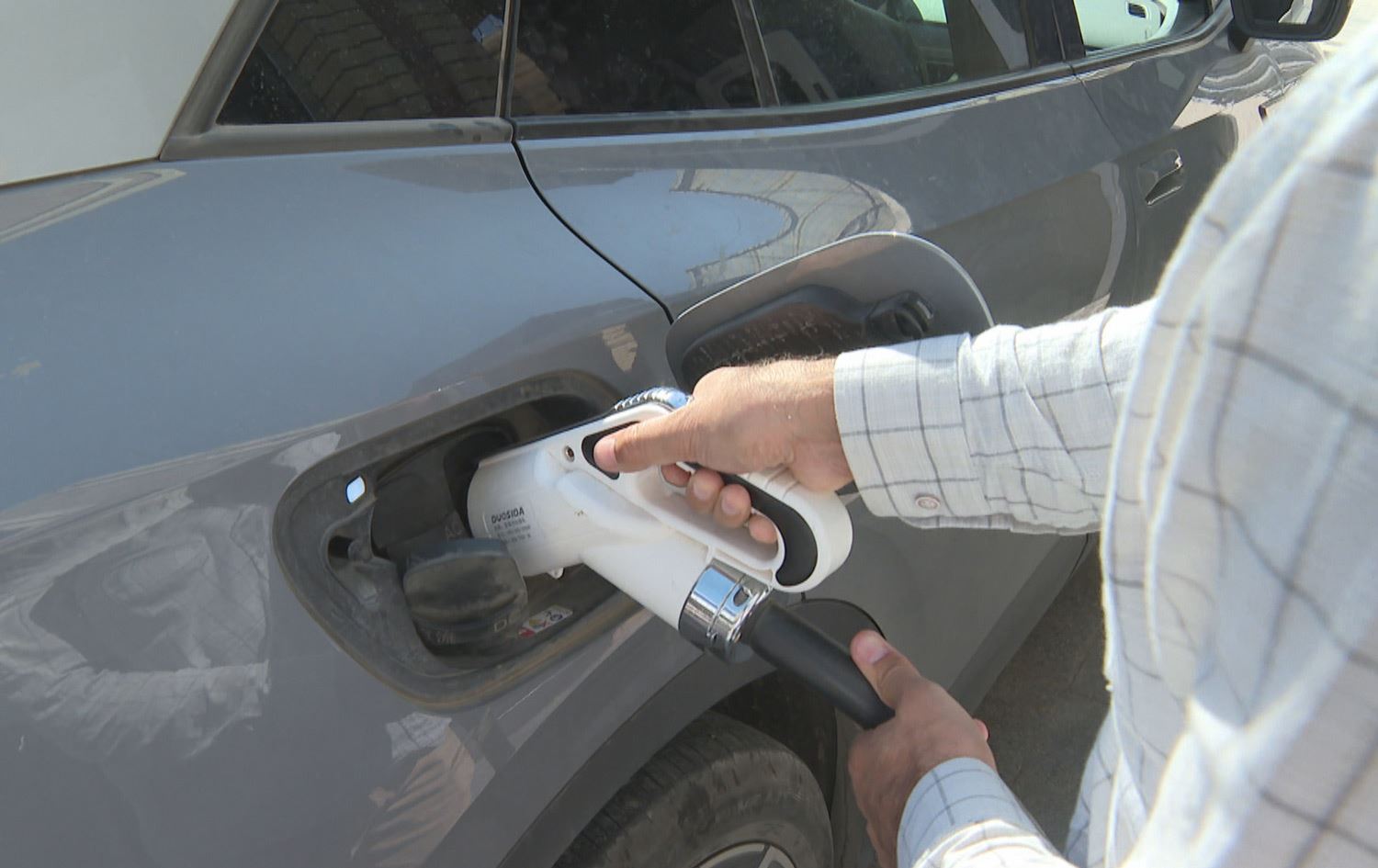 کەمیی شوێنی بارگاویکردن، خواستی لەسەر ئۆتۆمبێلی کارەبایی کەمکردووەتەوە