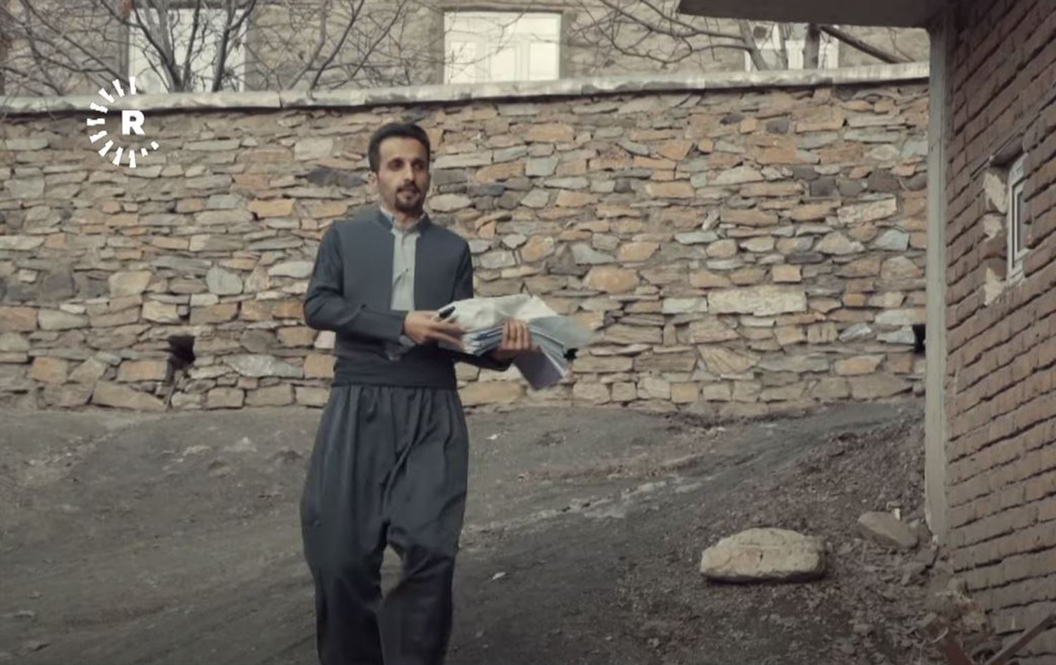 دیمەنێک لە بەڵگەفیلمی 'زمانی دایک'