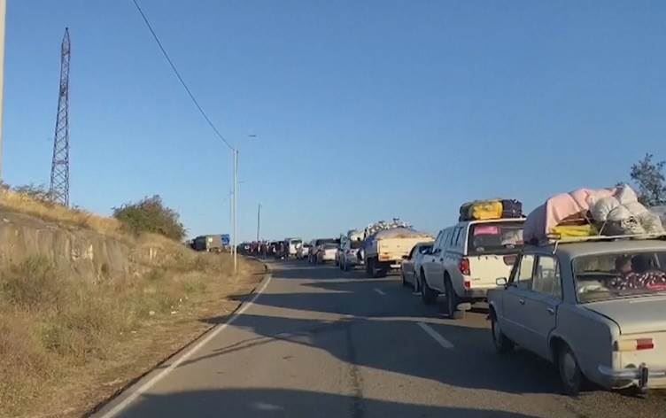 Bi hezaran Ermeniyan berê xwe da Ermenistanê