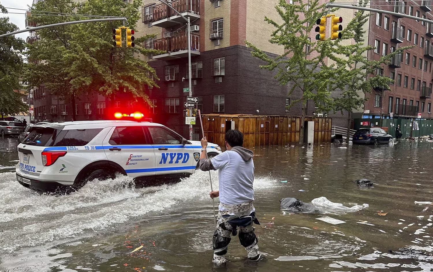 حاکمی نیویۆرک بەهۆی بارانبارین و لافاوەوە باری نائاسایی راگەیاند
