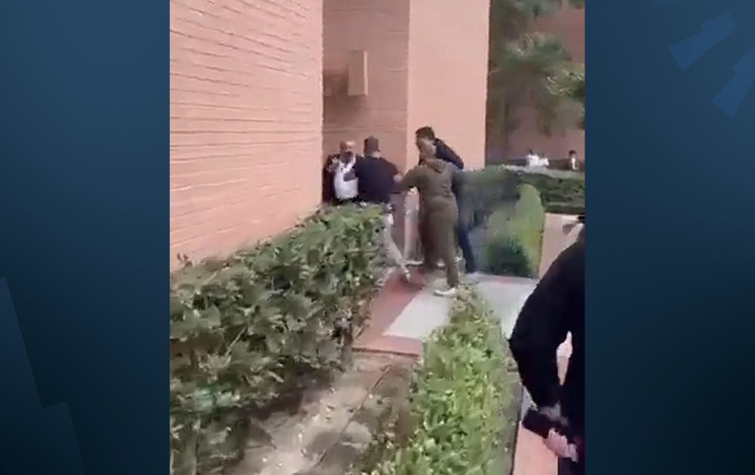 گرژی لە خۆپێشاندانی ئەرمەنەکان لەدژی باڵیۆزی تورکیا لە ئەمریکا