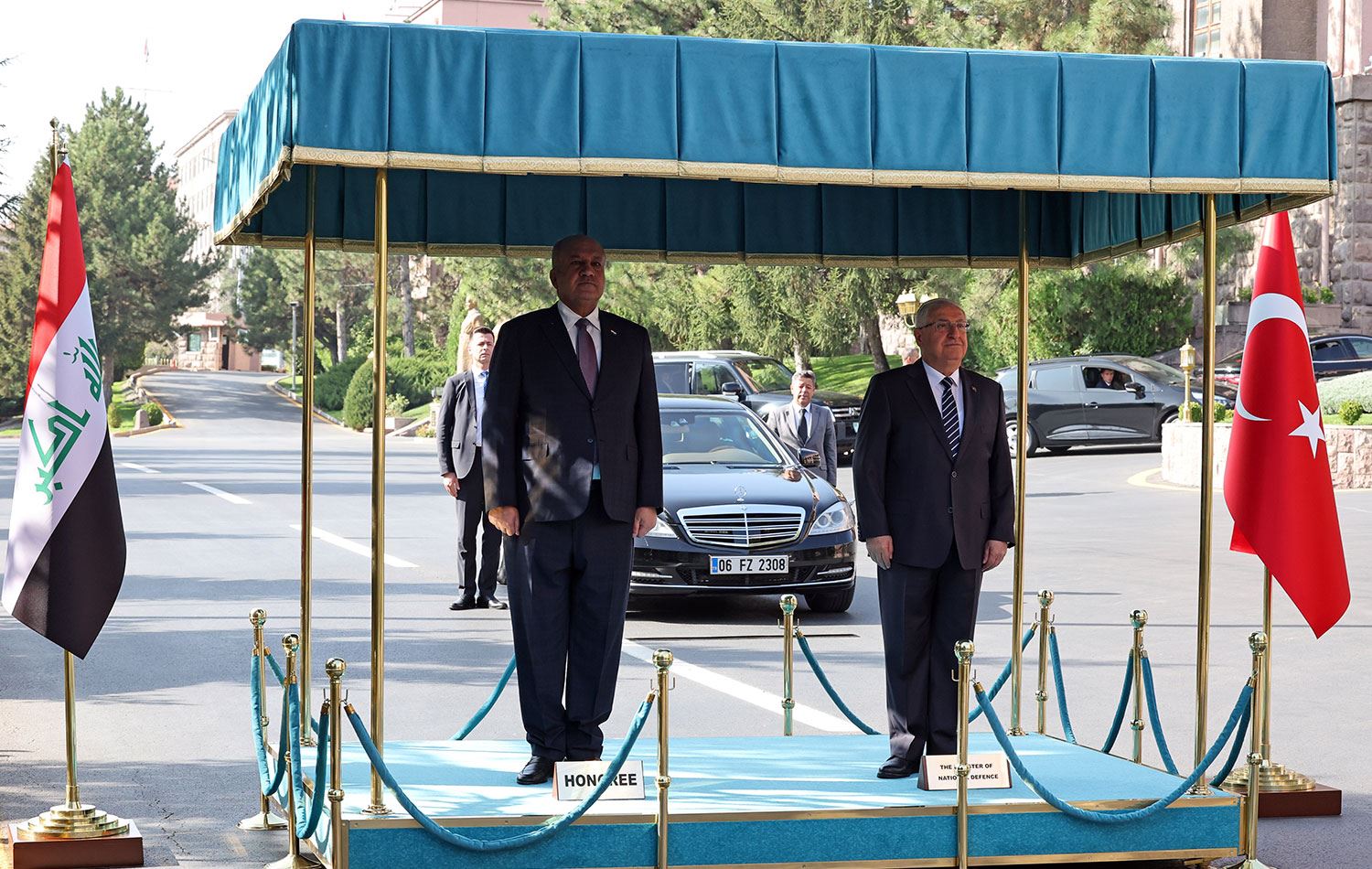 Irak Savunma Bakanı Sabit Abbasi resmi törenle karşılandı / AA