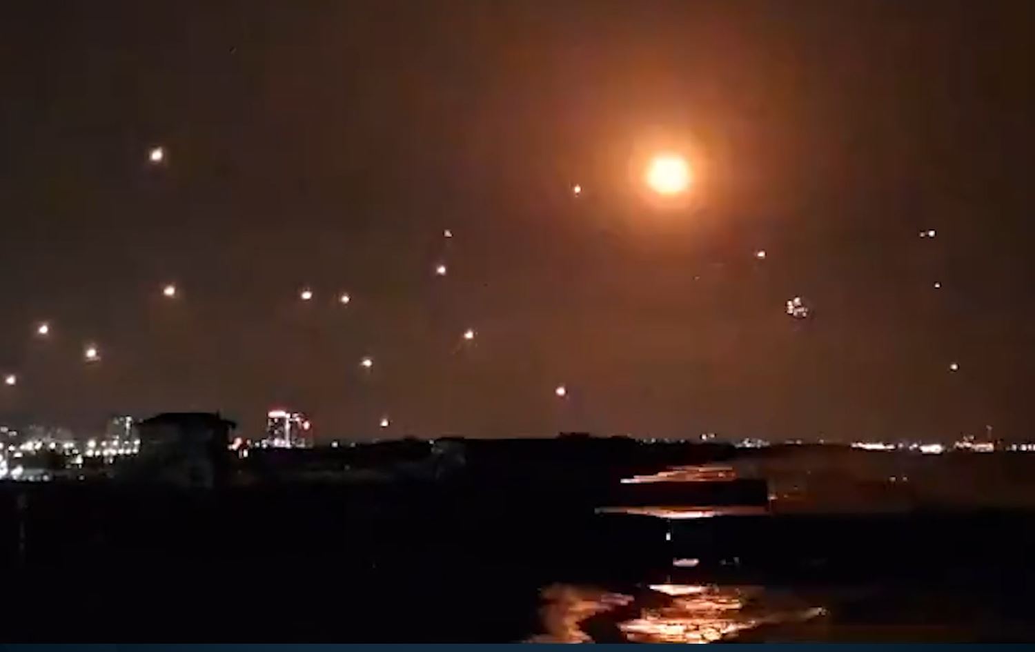 حەماس: فڕۆکەخانەی سەرەکیی ئیسرائیلمان مووشەکباران کرد