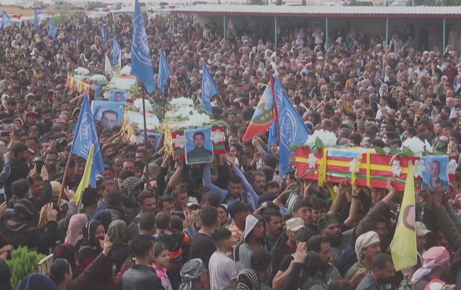 Cenazeyên 10 endamên asayîşê bi axê hatin sipartin