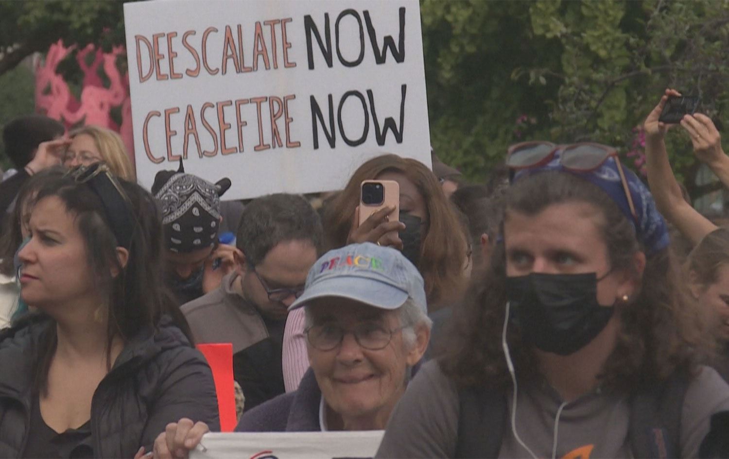 لە ئەمریکا دەیان جوو لەبەردەم کۆشکی سپی رێپێوانی پشتگیری لە غەززەیان کرد