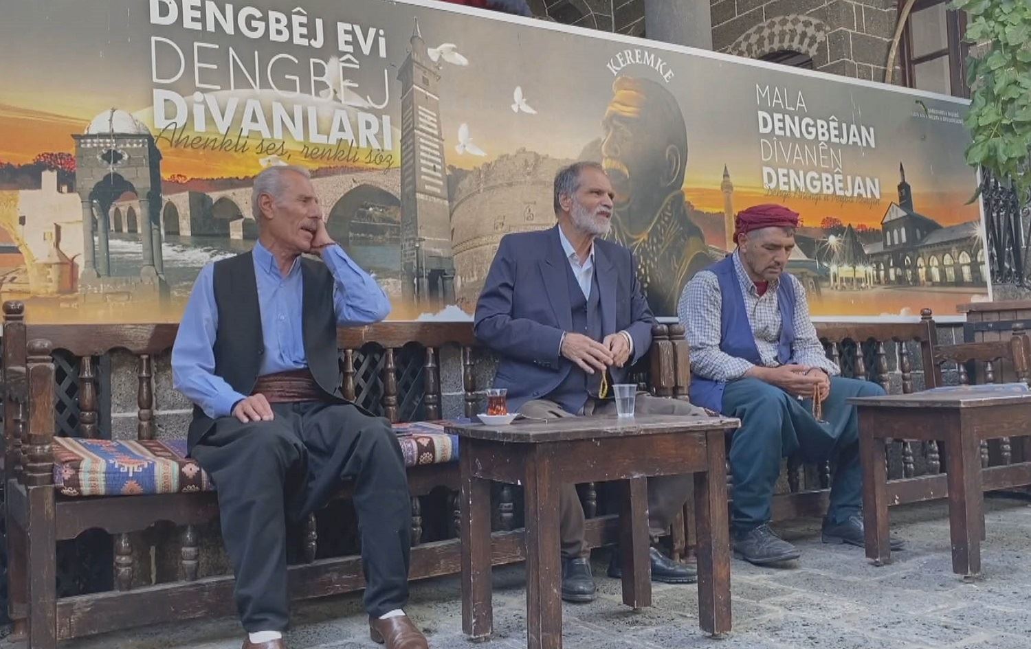Mala Dengbêjan a Amedê festîvaleke çandî li dar xist