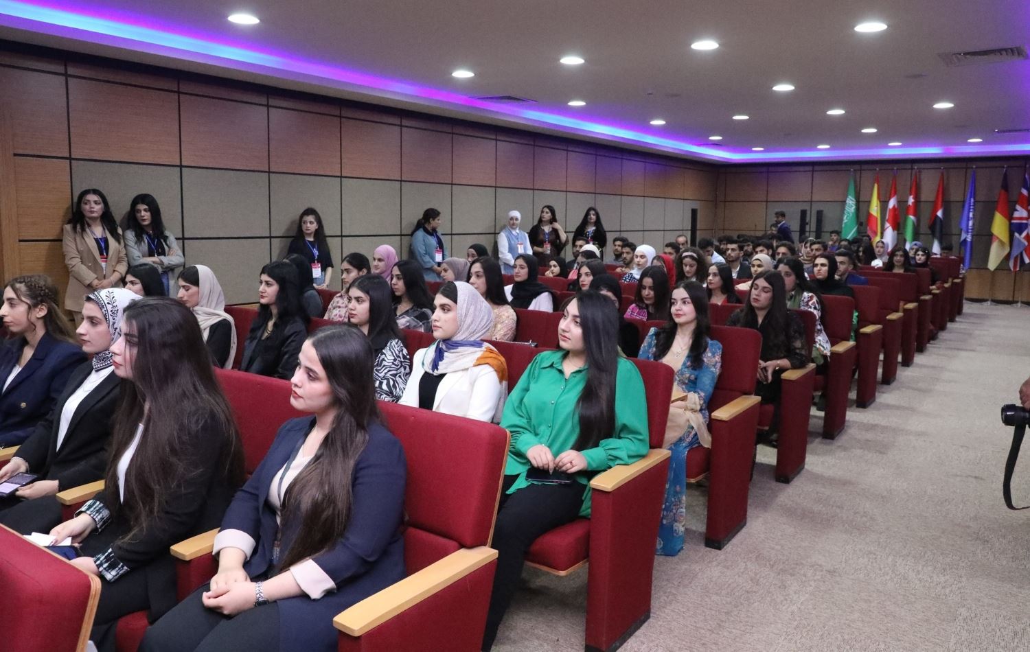 ژمارەیەک خوێندکاری زانکۆی سۆران لە فێستیڤاڵێکدا، وێنە: پەیجی فەیسبووکی زانکۆی سۆران