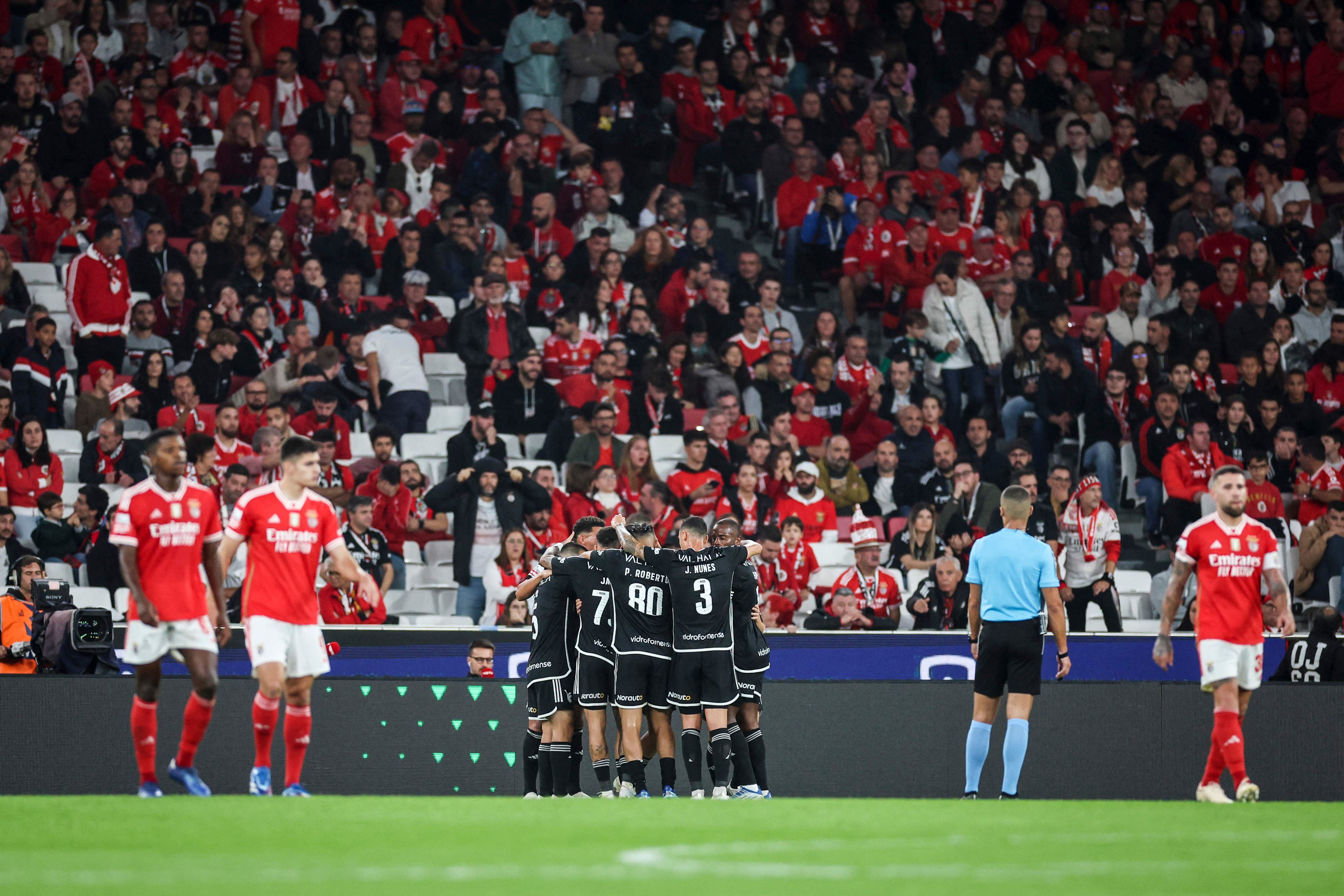 بێنفیکا سەرەڕای یەکسانبوون یەکەمە