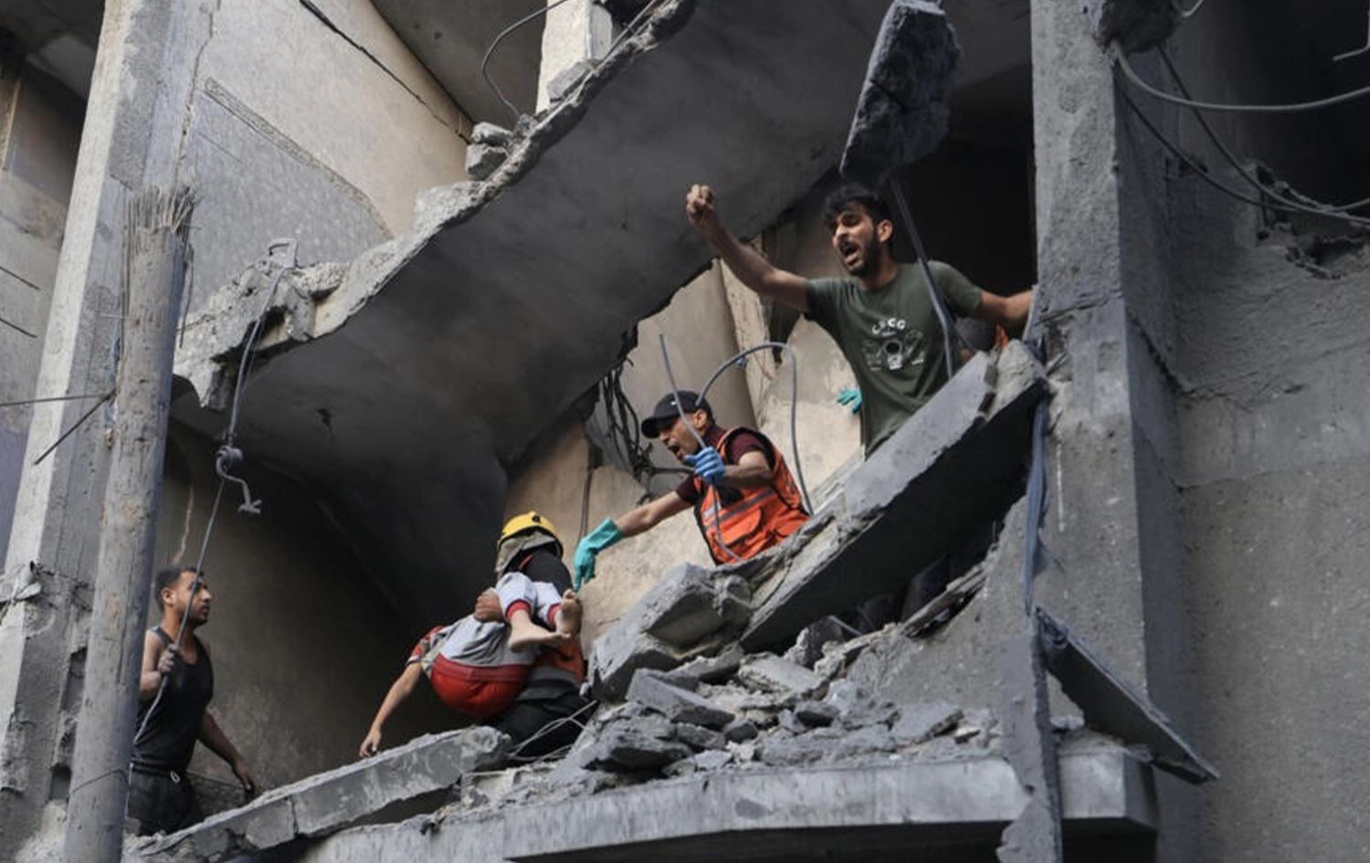 العراق يجهز الوجبة الثانية من المساعدات لغزة