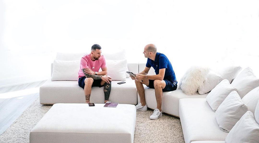 لە کاتی هەڤپەیڤینەکەی فرانس فوتبۆل