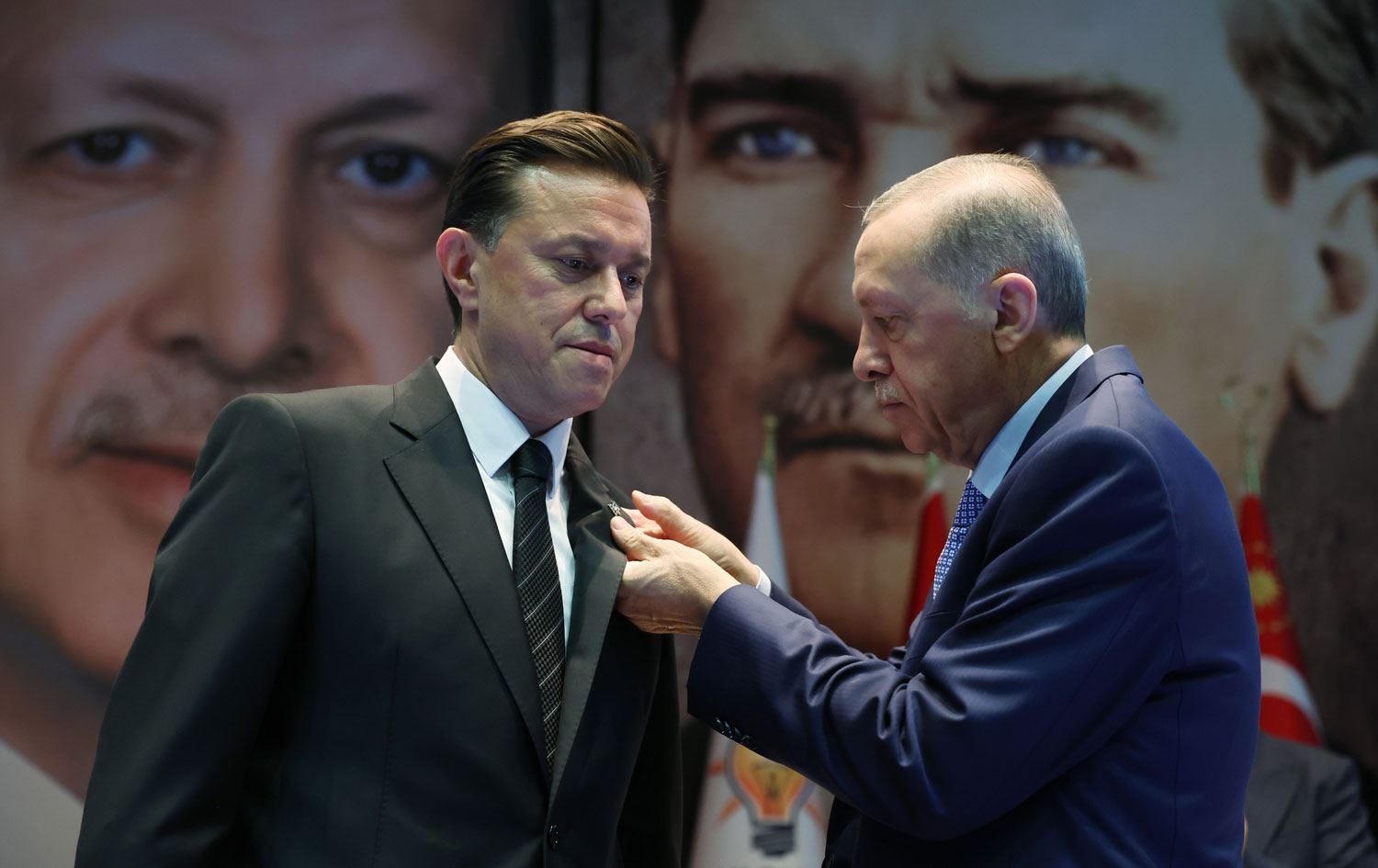  İYİ Partiden istifa eden Eskişehir Milletvekili İdris Nebi Hatipoğlu, AK Parti'ye katıldı