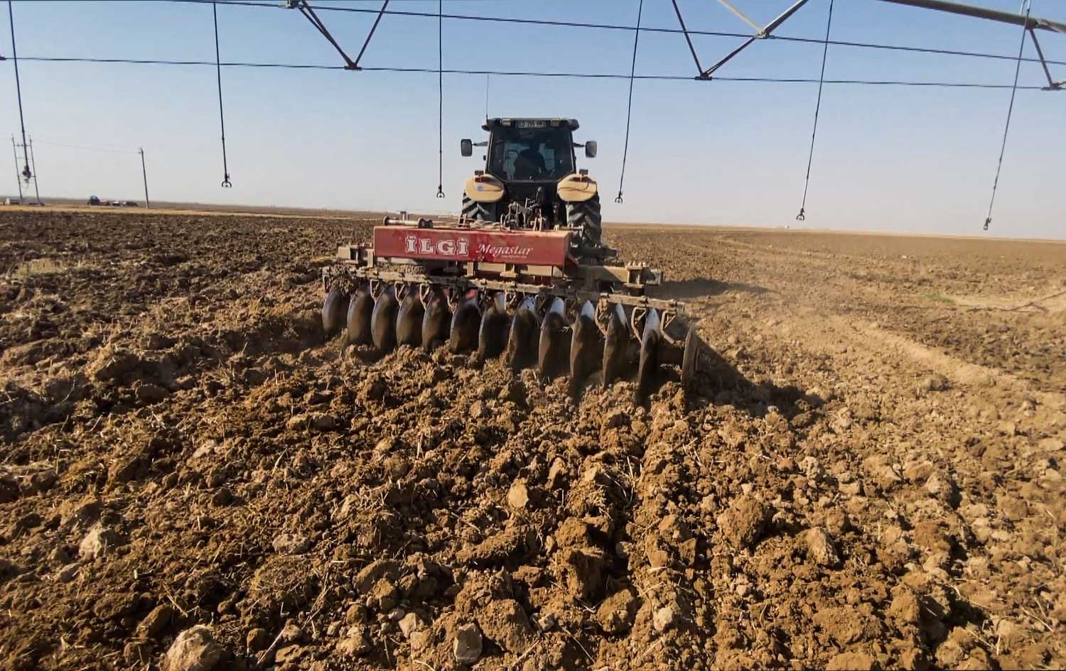 کێڵانی زەوییەکی کشتوکاڵی لە مەخموور