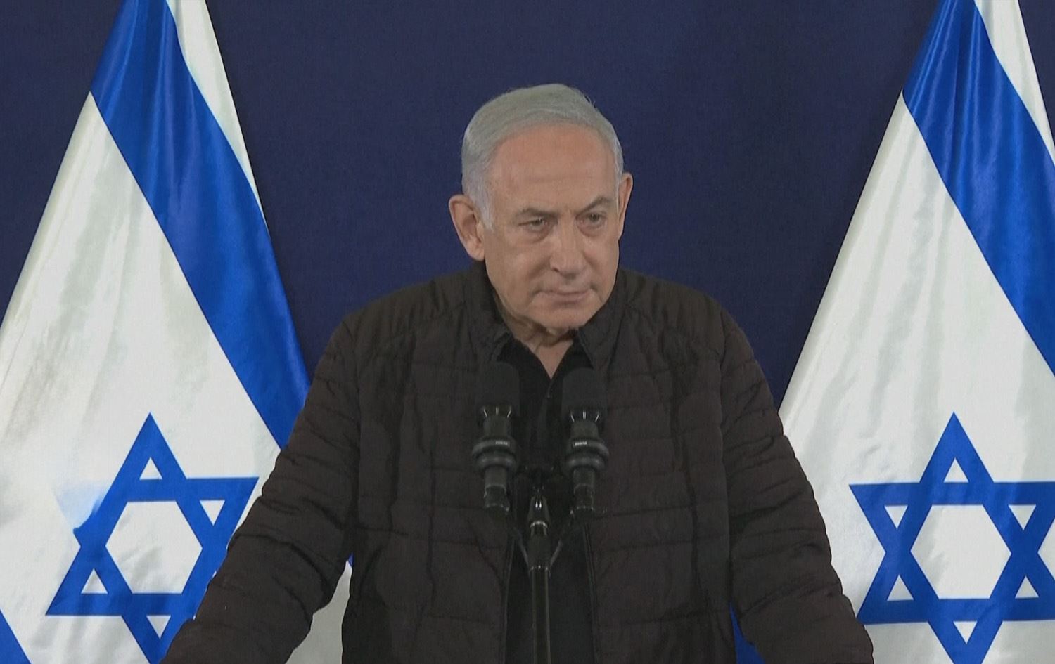 ناتانیاهوو لەکاتی قسەکردن بۆ رۆژنامەڤانان