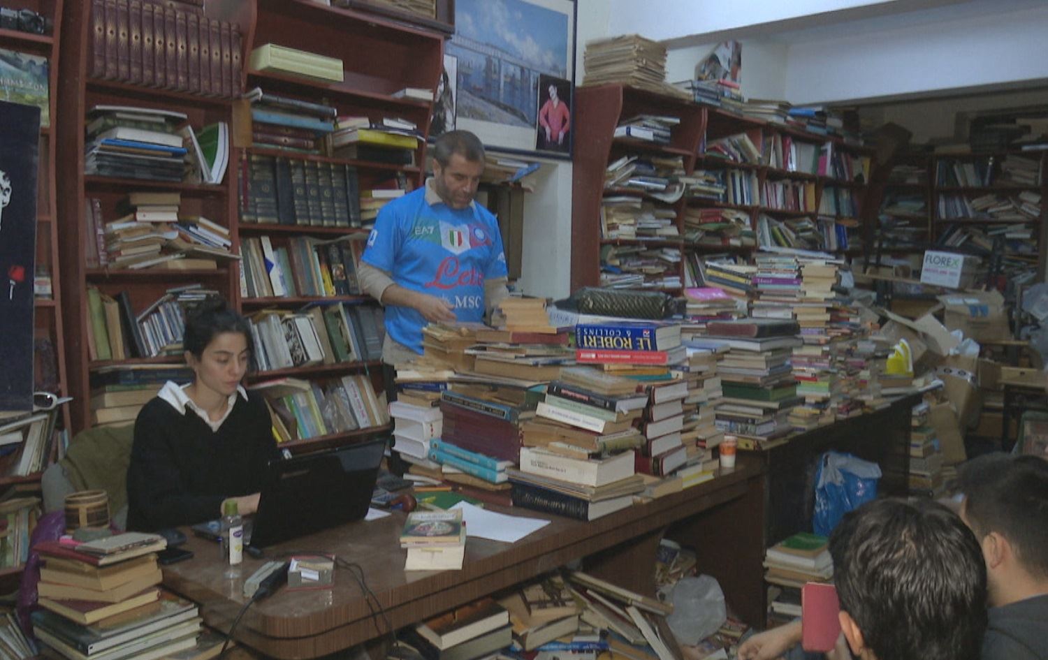 Xwîner bi erzanî dikarin li mezadan pirtûk bistînin