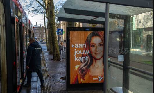 Hollanda erken seçimler için sandık başında