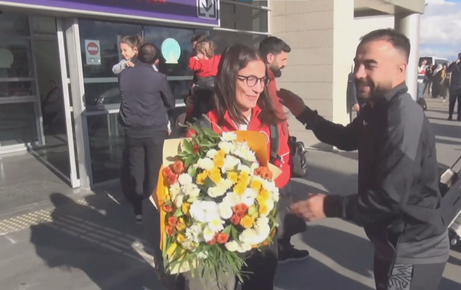 Li Balafirgeha Şerafetîn Elçiyê pêşwazî li wê hat kirin/Wêne: AA