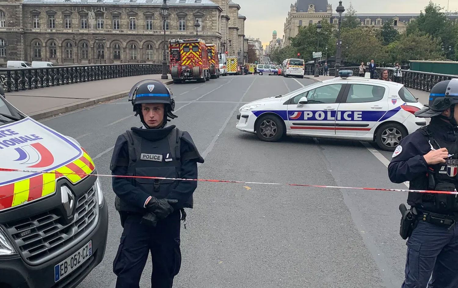 Fransa'da bıçaklı saldırı: 1 ölü, 2 yaralı | Rudaw.net