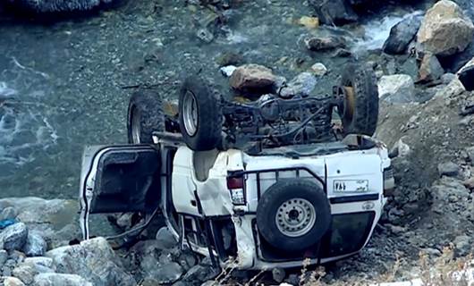 السيارة التي سقطت في مرتفعات "برجي" بجومان وأودت بحياة 3 اشخاص 