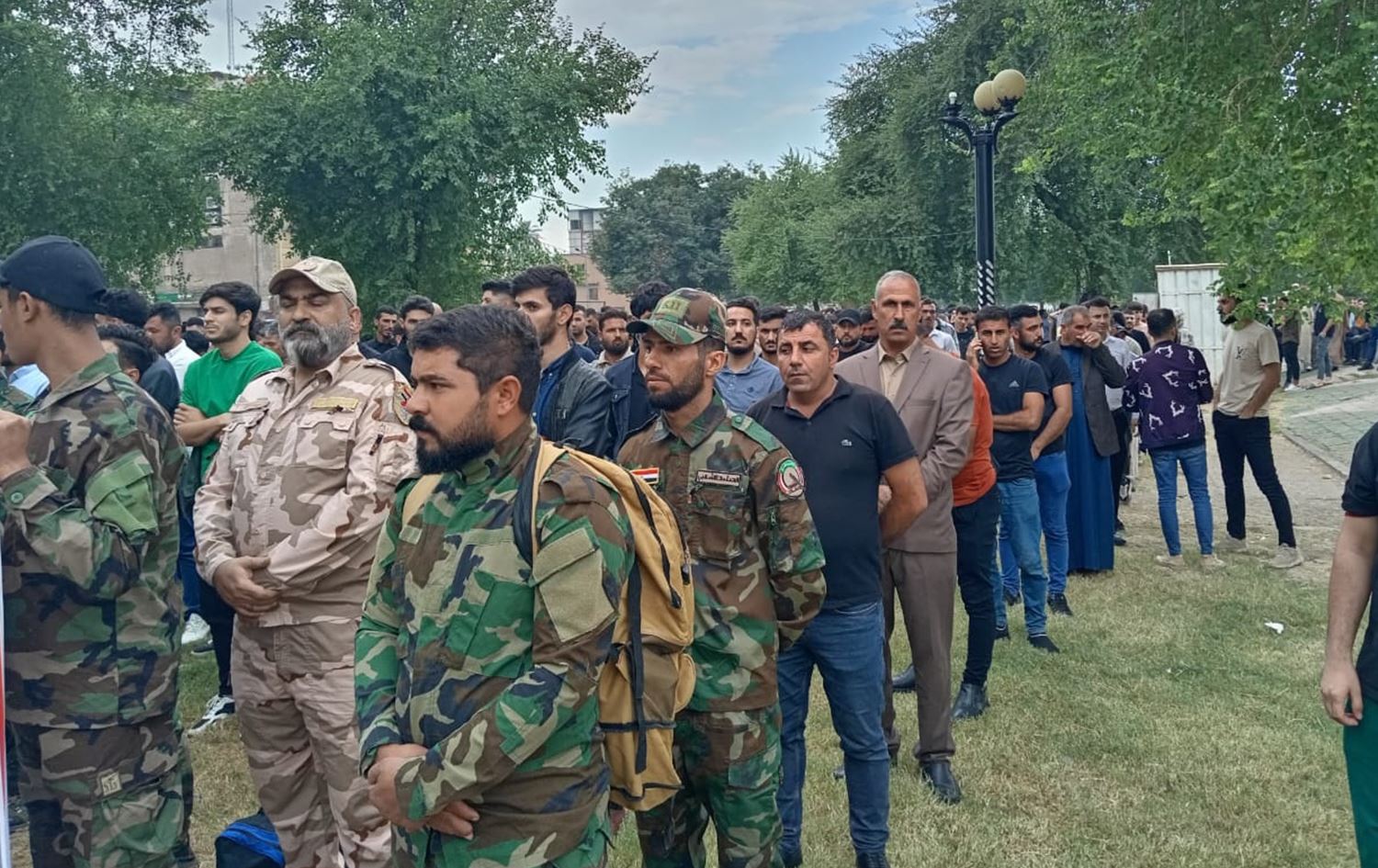 حشد الدفاع يتظاهرون في بغداد بانتظار قرار المحكمة الاتحادية