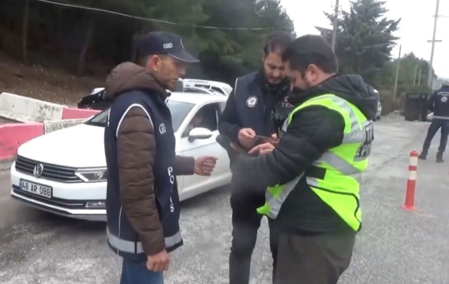 Lêpirsîna welatiyekî/Wêne: AA