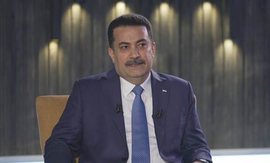 رئيس الحكومة العراقية خلال مشاركته في برنامج بيستون توك