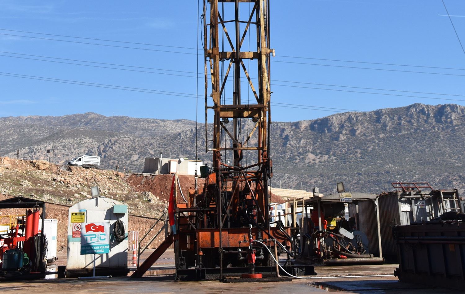 Gabar Dağı'nda petrol çıkarılan alan. 