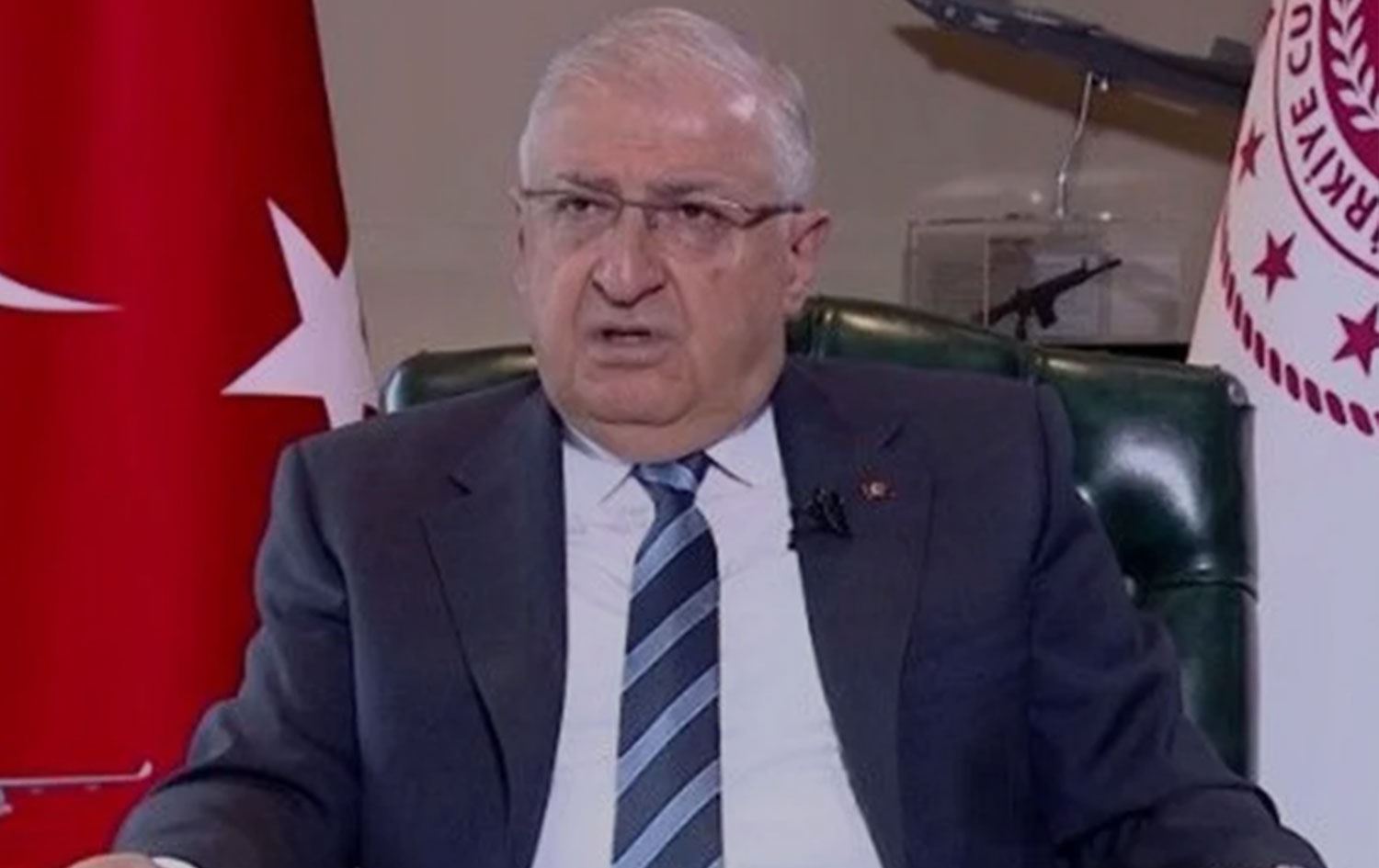 Türkiye Milli Savunma Bakanı Yaşar Güler