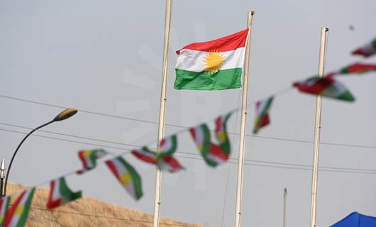 علم كوردستان - بلند طاهر - رووداو 