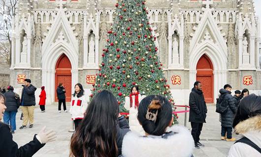احتفال مسيحيي الصين بعيد الميلاد في أكبر كنائس بكين