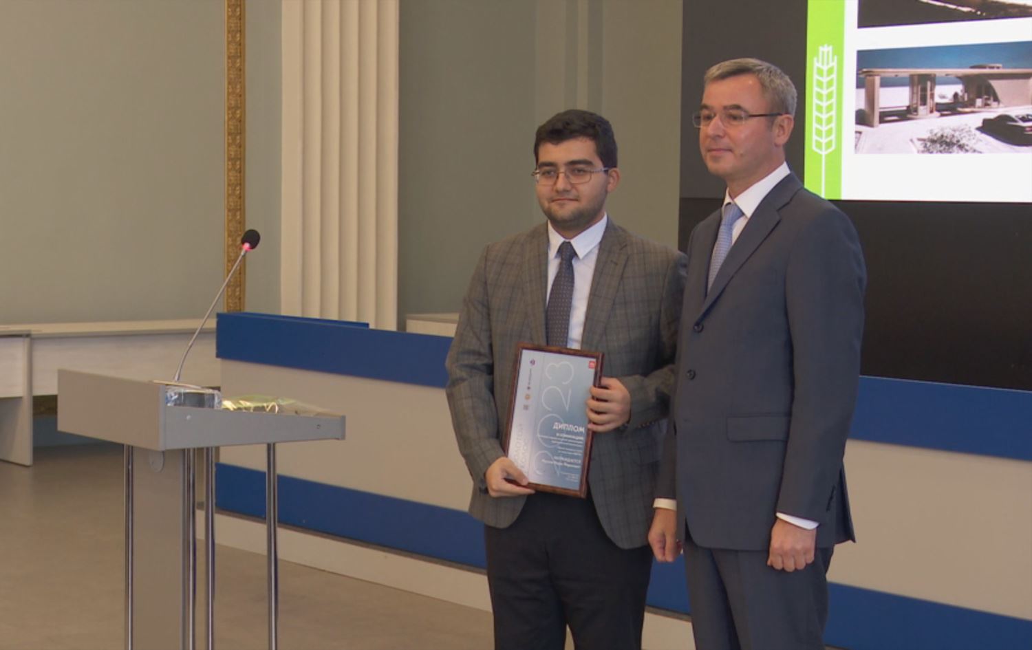 MOSKOW – Kurdekî xelata taybet a mîmariyê wergirt: ‘Navê miletê xwe bilind dike’