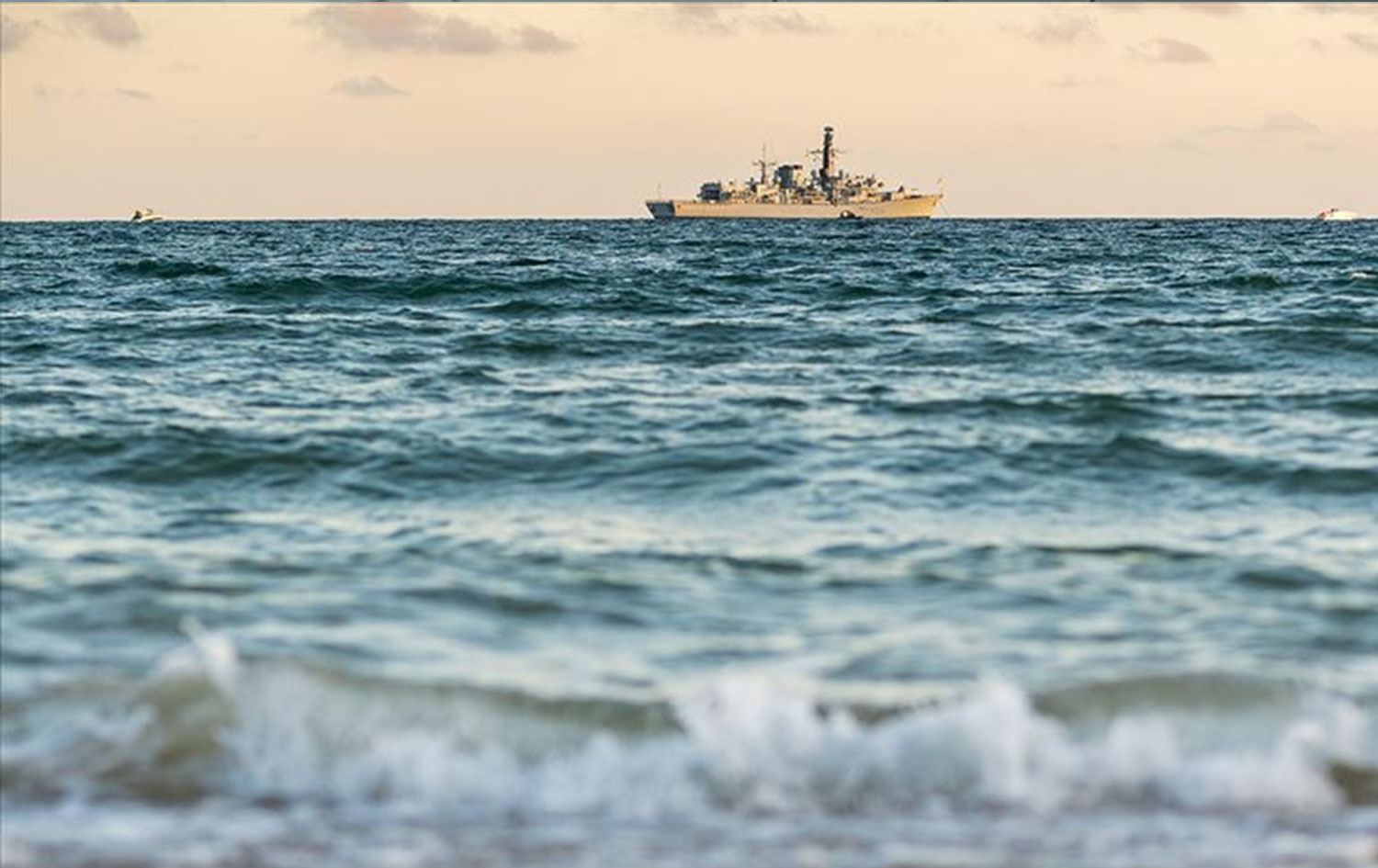 Hindistan, Umman Denizi'ne savaş gemileri konuşlandırdı