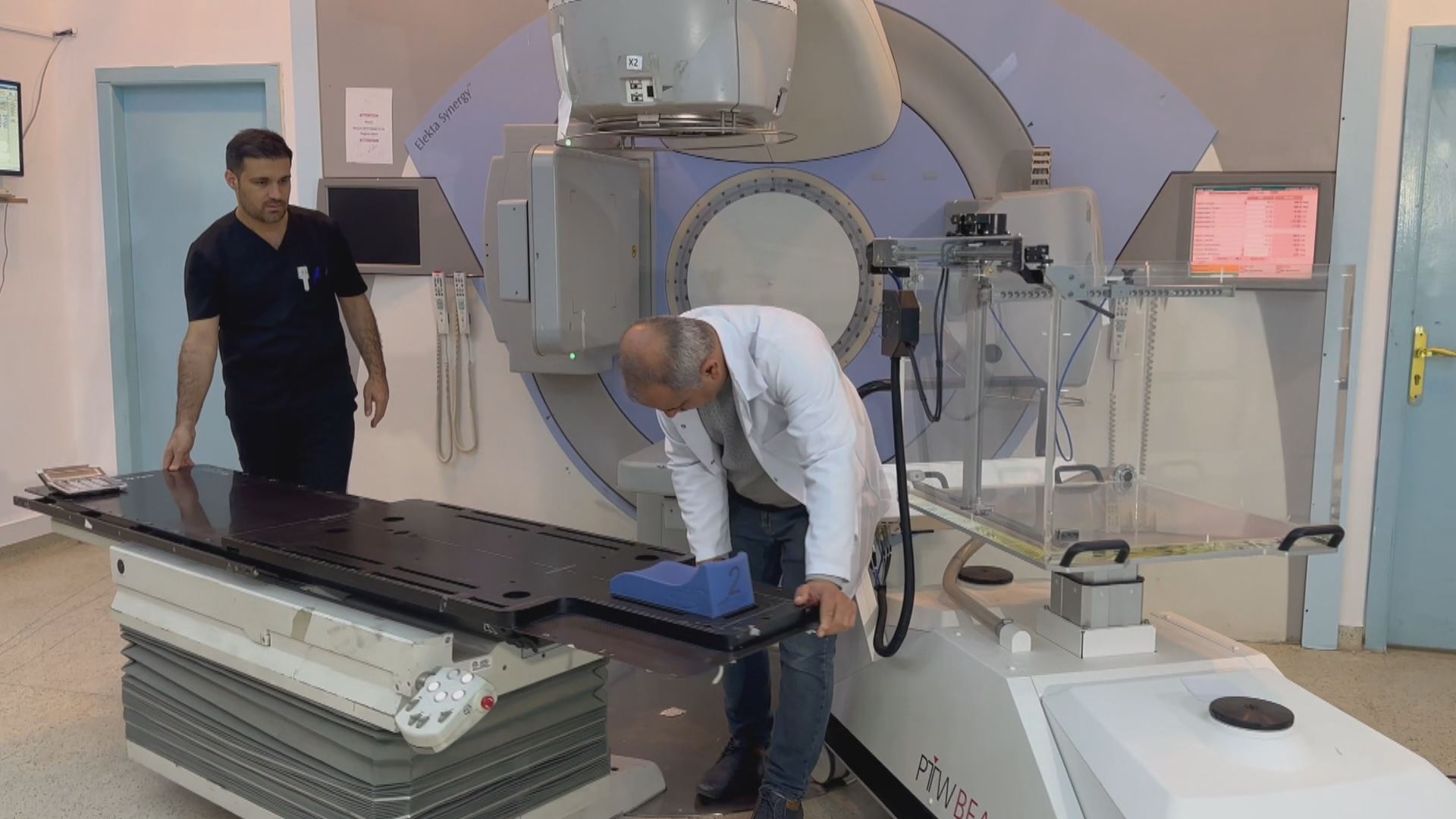 سەنتەری ژیانەوە دوو ئامێری تیشکی دەرەکی بۆ چارەسەری شێرپەنجە هەیە