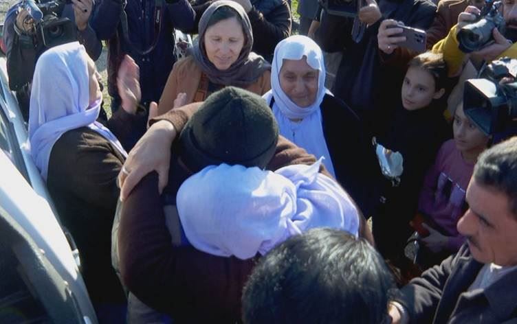 Ezidi genç davul-zurnayla karşılandı: IŞİD kaçırdığında 10 yaşındaydı