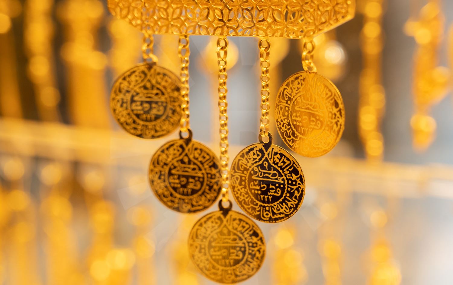 زێڕی نمایشکراو لە بازاڕی زێڕنگرانی هەولێر، وێنە: بڵند تاهیر - رووداو 